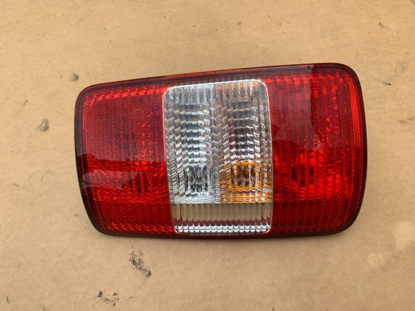 Stop stanga VW Caddy 2005 2006 2007 2008 2009 2K0945111A 2K0 945 111 A - Dezmembrari Auto