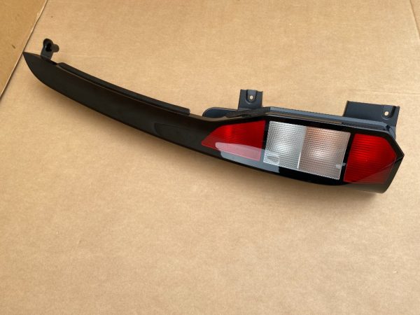 Stop stanga VW Caddy Ford Tourneo Connect 2023 2KF945095A 2KF 945 095 A la 0 km - Dezmembrari Auto