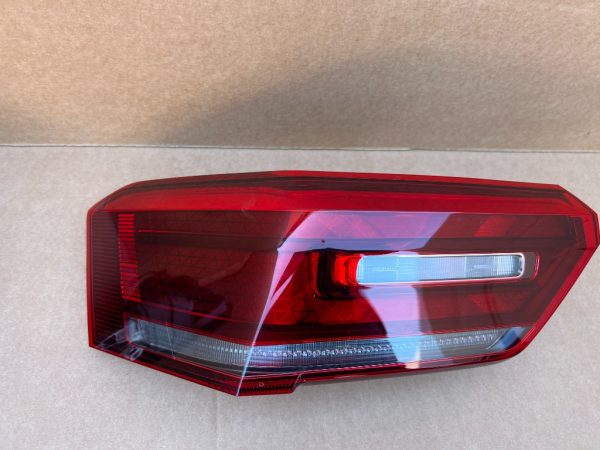 Stop stanga VW ID3 ID.3 IQ-Light 10A945207C 10A 945 207 C - Dezmembrari Auto