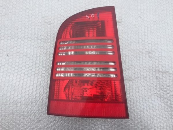 Stop tripla lampa stanga Skoda Octavia 1 combi 1U9945111A 1U9 945 111 A - Dezmembrari Auto
