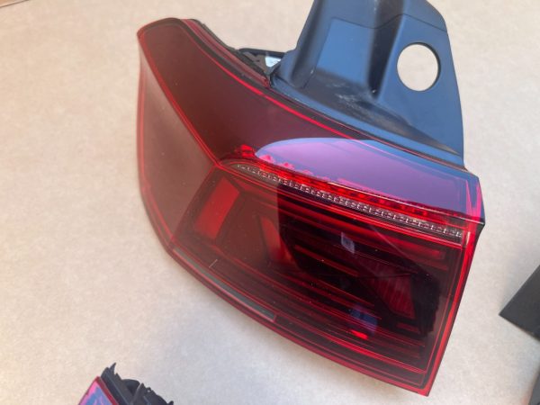 Set stopuri IQ-LIGHT VW Passat B8 facelift variant R line la 0 km - Dezmembrari Auto - imagine 3