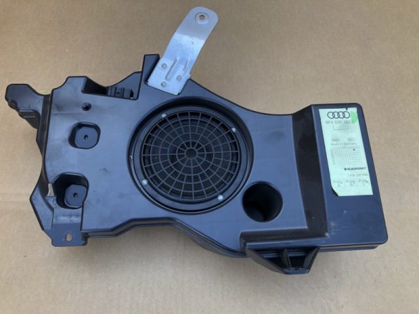 Subwoofer Audi A3 8P S-LINE 8P4035382 8P4 035 382 - Dezmembrari Auto