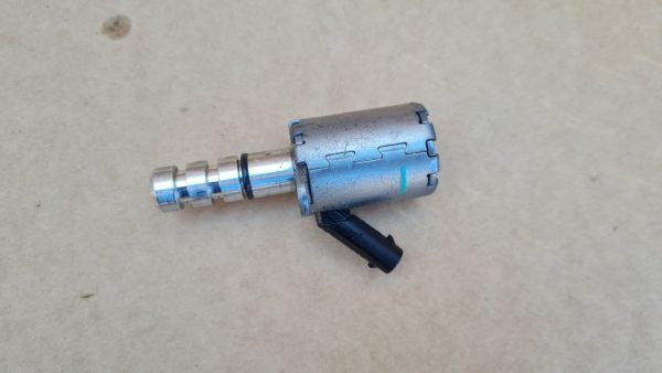 Supapa pompa ulei VW Passat B8 04L906455B 04L 906 455 B - Dezmembrari Auto