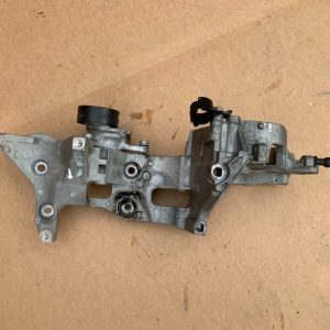 Suport accesorii alternator compresor VW Sharan 04L 903 141 B 04L903141B 04L903143D 04L 903 143 D - Dezmembrari Auto
