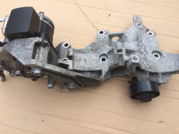Suport accesorii Audi A3 8P 1.6 TDI 03L903143K 03L 903 143 K - Dezmembrari Auto