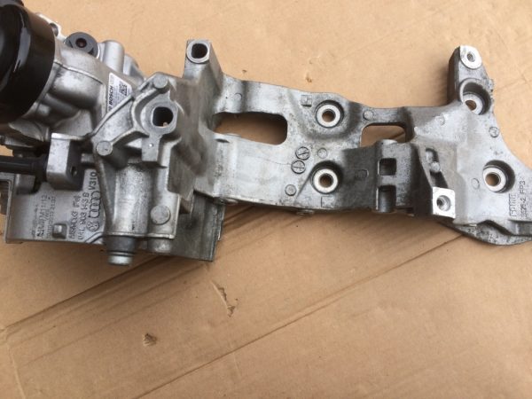 Suport accesorii Audi A4 B8 04L903143B 04L 903 143 B - Dezmembrari Auto