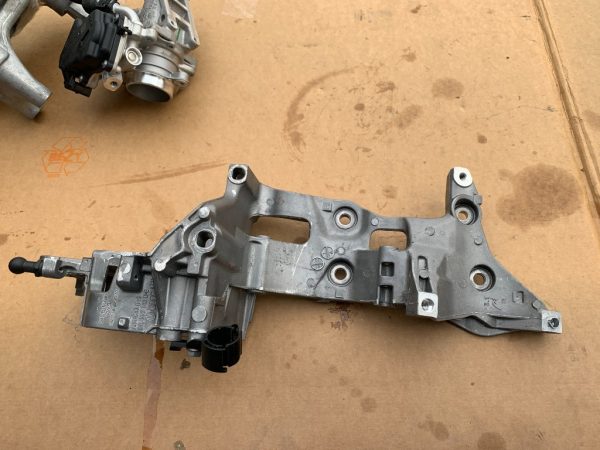 Suport accesorii VW Arteon 2.0 tdi 04L903143D 04L 903 143 D la 0 km - Dezmembrari Auto