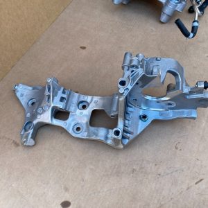 Suport accesorii VW Passat B8 2023 2.0 tdi 05L903143B 05L 903 143 B 05L903141 05L 903 141 la 0 km - Dezmembrari Auto