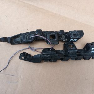 Suport aripa stanga fata VW Passat B7 3AA807183 3AA 807 183 - Dezmembrari Auto