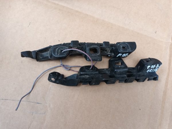 Suport aripa stanga fata VW Passat B7 3AA807183 3AA 807 183 - Dezmembrari Auto