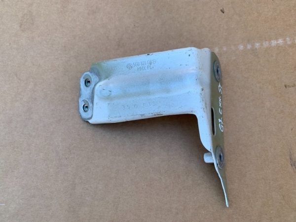 Suport aripa dreapta VW Golf 7 2016 5G0821136B 5G0 821 136 B - Dezmembrari Auto