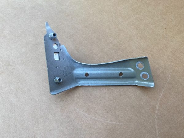 Suport aripa stanga VW Passat B8 2023 3G0821141A 3G0 821 141 A - Dezmembrari Auto
