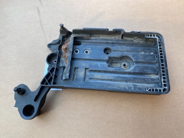 Suport baterie Audi A3 8V 5Q0915325C 5Q0 915 325 C 5Q0915321E 5Q0 915 321 E - Dezmembrari Auto