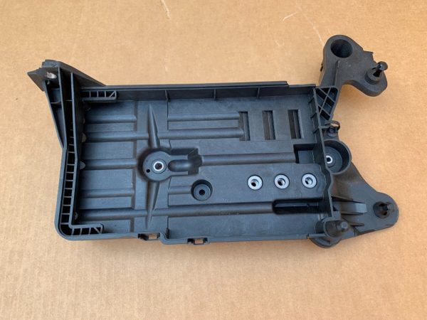 Suport baterie VW Arteon facelift 2021 5Q0915331K 5Q0 915 331 K - Dezmembrari Auto