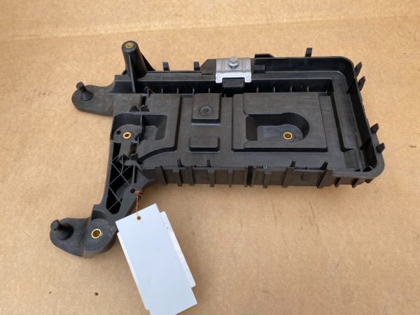 Suport baterie VW Golf 6 1K0915333H 1K0 915 333 H - Dezmembrari Auto