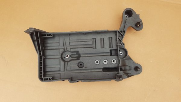 Suport baterie VW Golf 7 5Q0915321 5Q0 915 321 - Dezmembrari Auto