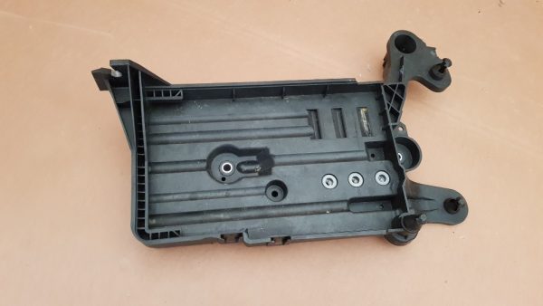 Suport baterie VW Golf 7 5Q0915321H 5Q0 915 321 H - Dezmembrari Auto