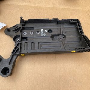 Suport baterie VW Golf 7 5Q0915321J 5Q0 915 321 J 5Q0915331K 5Q0 915 331 K - Dezmembrari Auto