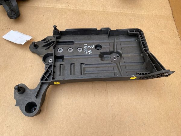 Suport baterie VW Golf 7 5Q0915321J 5Q0 915 321 J 5Q0915331K 5Q0 915 331 K - Dezmembrari Auto