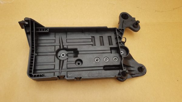Suport baterie VW Golf 7 5Q0915321J 5Q0 915 321 J - Dezmembrari Auto