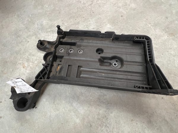 Suport baterie VW Golf 7 Sportsvan 5Q0 915 321 H 5Q0915321H 5Q0 915 331K 5Q0915331K - Dezmembrari Auto