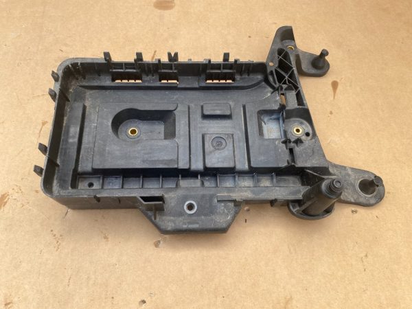 Suport baterie VW Jetta 2017 1K0915333H 1K0 915 333 H la 0 km - Dezmembrari Auto