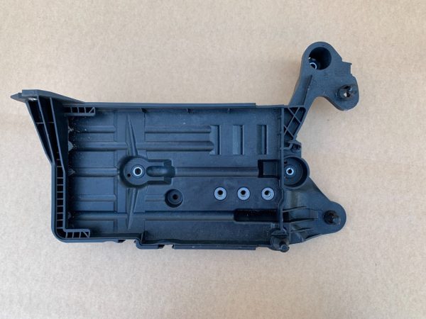 Suport baterie VW Passat B8 facelift 2020 5Q0915331K 5Q0 915 331 K - Dezmembrari Auto