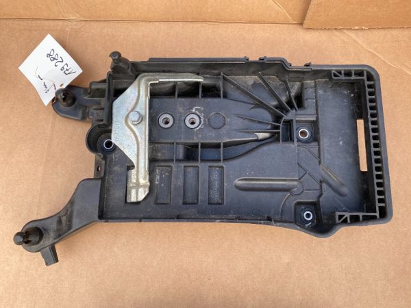 Suport baterie VW T-Cross 2Q0915331 2Q0 915 331 - Dezmembrari Auto