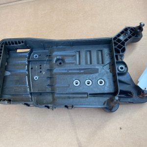 Suport baterie VW Touran 2017 5QF915325B 5QF 915 325 B - Dezmembrari Auto