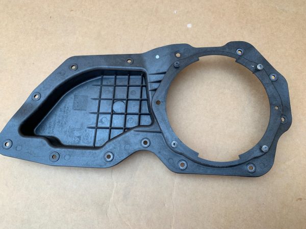 Suport boxa usa stanga fata Audi E-Tron 2021 4KE971104P 4KE 971 104 P - Dezmembrari Auto