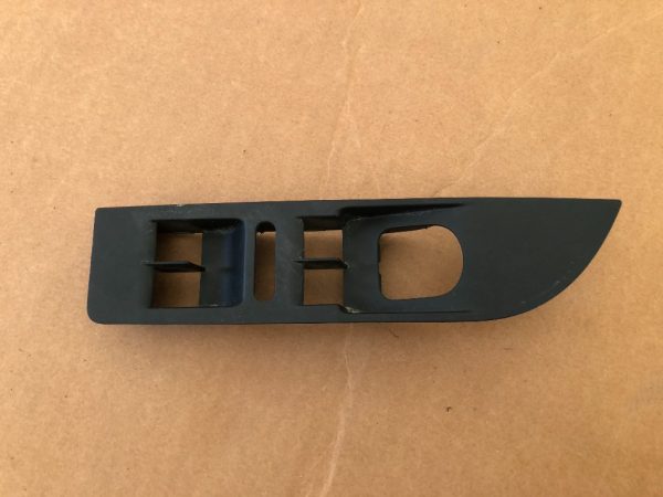 Suport butoane geamuri VW Passat CC 3C8857857D 3C8 857 857 D - Dezmembrari Auto
