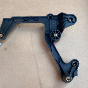 Suport carcasa filtru aer VW Passat B8 3Q0129671A 3Q0 129 671 A - Dezmembrari Auto