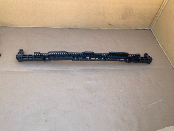 Suport central bara spate VW Golf 7 hatchback 2016 5G6807863A 5G6 807 863 A - Dezmembrari Auto