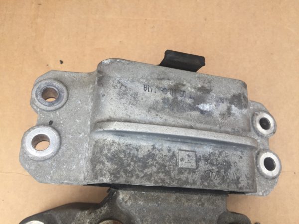 Suport cutie viteze Audi A3 8P 1K0199555 1K0 199 555 - Dezmembrari Auto