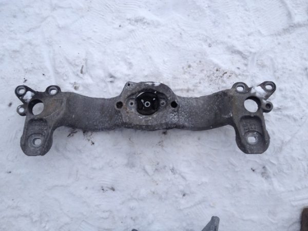 Suport cutie viteze Audi A4 B7 cod 8E0399263AG - Dezmembrari Auto