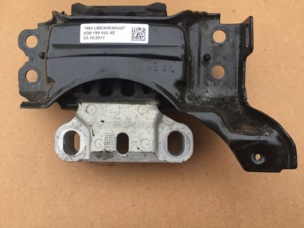 Suport cutie viteze VW Polo AW 1.0 TSI DKZ 2Q0 199 555 AE 2Q0199555AE - Dezmembrari Auto