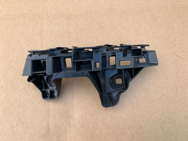 Suport dreapta bara spate VW Passat B8 facelift 2020 3G5807484A 3G5 807 484 A - Dezmembrari Auto