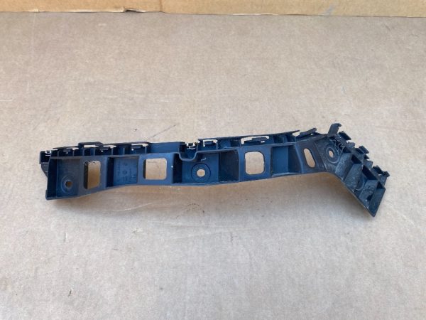Suport dreapta bara spate VW Scirocco 1K8807394C 1K8 807 394 C - Dezmembrari Auto