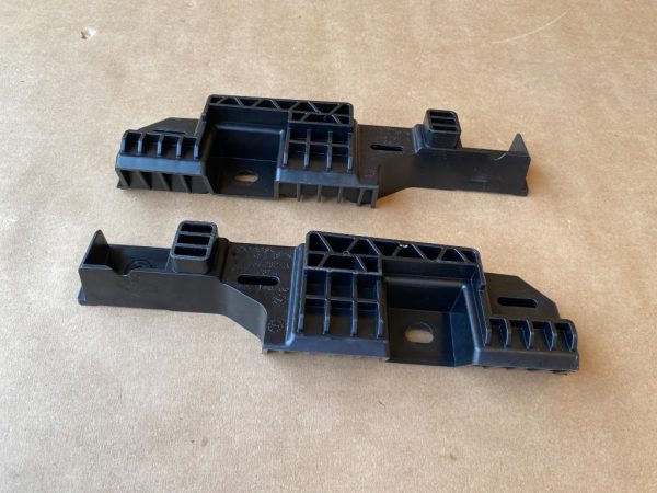 Suport dreapta VW Caddy Ford Tourneo Connect 2023 2K7853232A 2K7 853 232 A la 0 km - Dezmembrari Auto