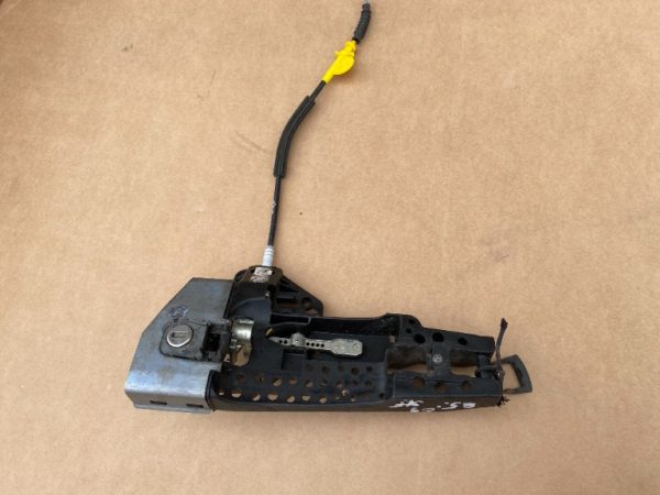 Suport maner cu butuc usa stanga fata Audi Q5 8T0837885A 8T0 837 885A - Dezmembrari Auto
