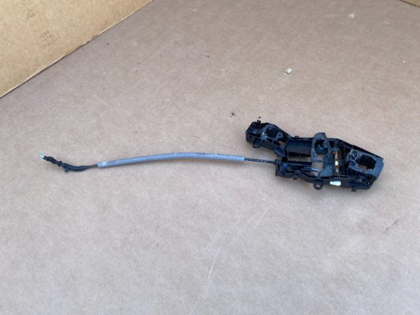 Suport maner usa stanga spate VW Passat B8 variant 510837811D 510 837 811 D - Dezmembrari Auto