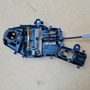 Suport maner usa stanga spate VW Passat B8 - Dezmembrari Auto