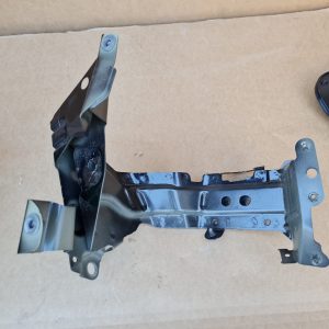 Suport metalic aripa dreapta Audi Q8 2019 4M0821162B 4M0 821 162 B - Dezmembrari Auto