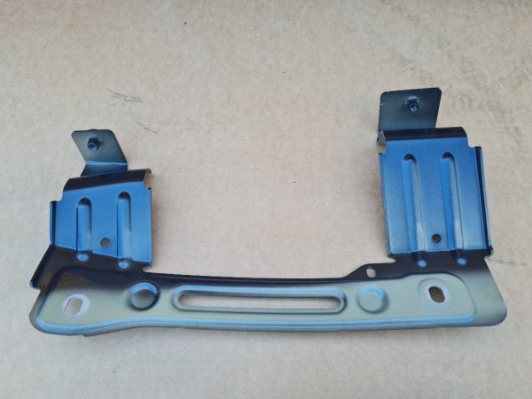 Suport metalic aripa dreapta fata Audi Q8 2019 4M8821432B 4M8 821 432 B - Dezmembrari Auto