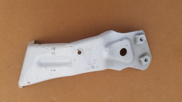 Suport metalic aripa dreapta fata VW Jetta 2017 5C6821138 5C6 821 138 - Dezmembrari Auto