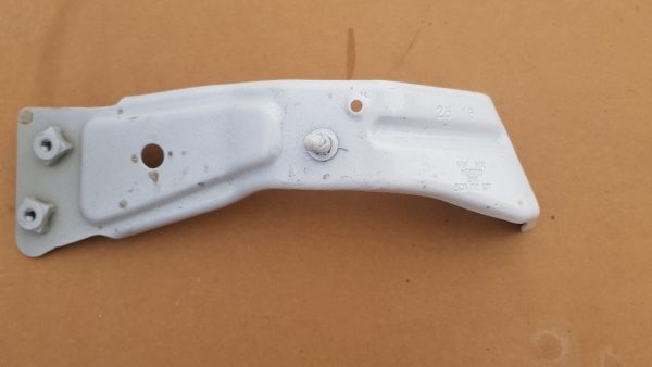 Suport metalic aripa stanga fata VW Jetta 2016 5C6821137 5C6 821 137 - Dezmembrari Auto