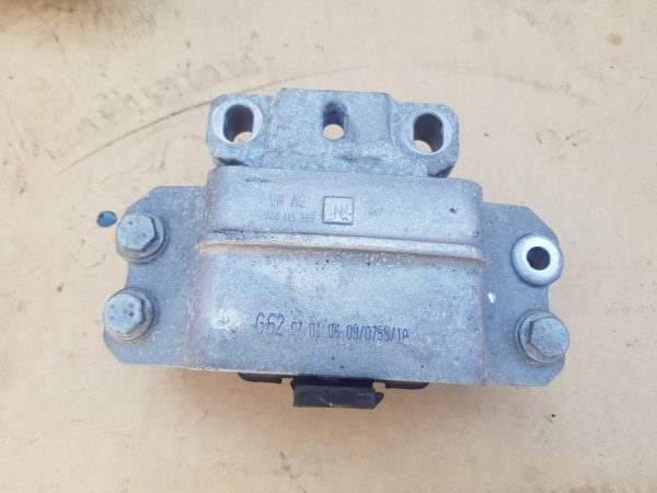 Suport cutie Audi A3 8P 1.6 tdi 1K0199555N 1K0 199 555 N - Dezmembrari Auto