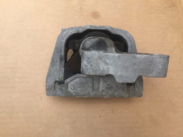 Suport motor Audi A3 8P 2.0 tdi 1K0199267 1K0 199 267 - Dezmembrari Auto
