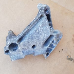 Suport motor Audi A3 8V 2.0 tdi 04L199207 04L 199 207 - Dezmembrari Auto