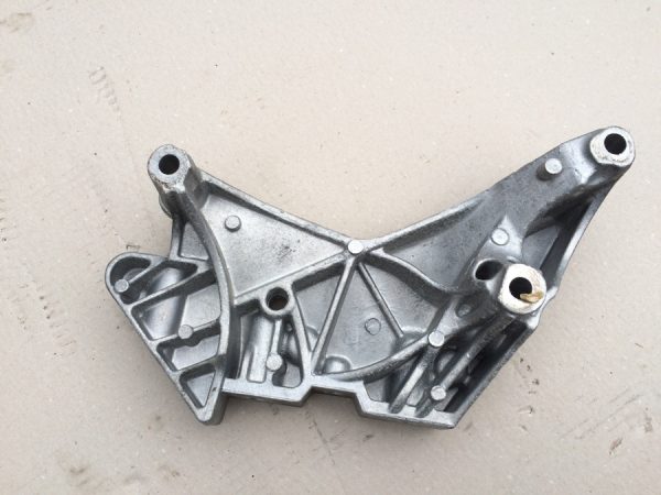 Suport motor Audi VW 2.0 tsi cod 06J199207F 06J 199 207 F - Dezmembrari Auto